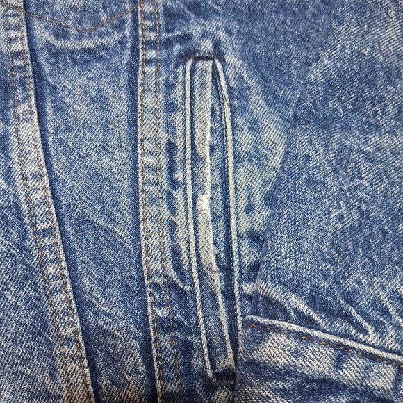Vintage Levis Sherpa Lined Denim Trucker Jacket USA Made Mens 38R M Early 1980s - Picture 4 of 16